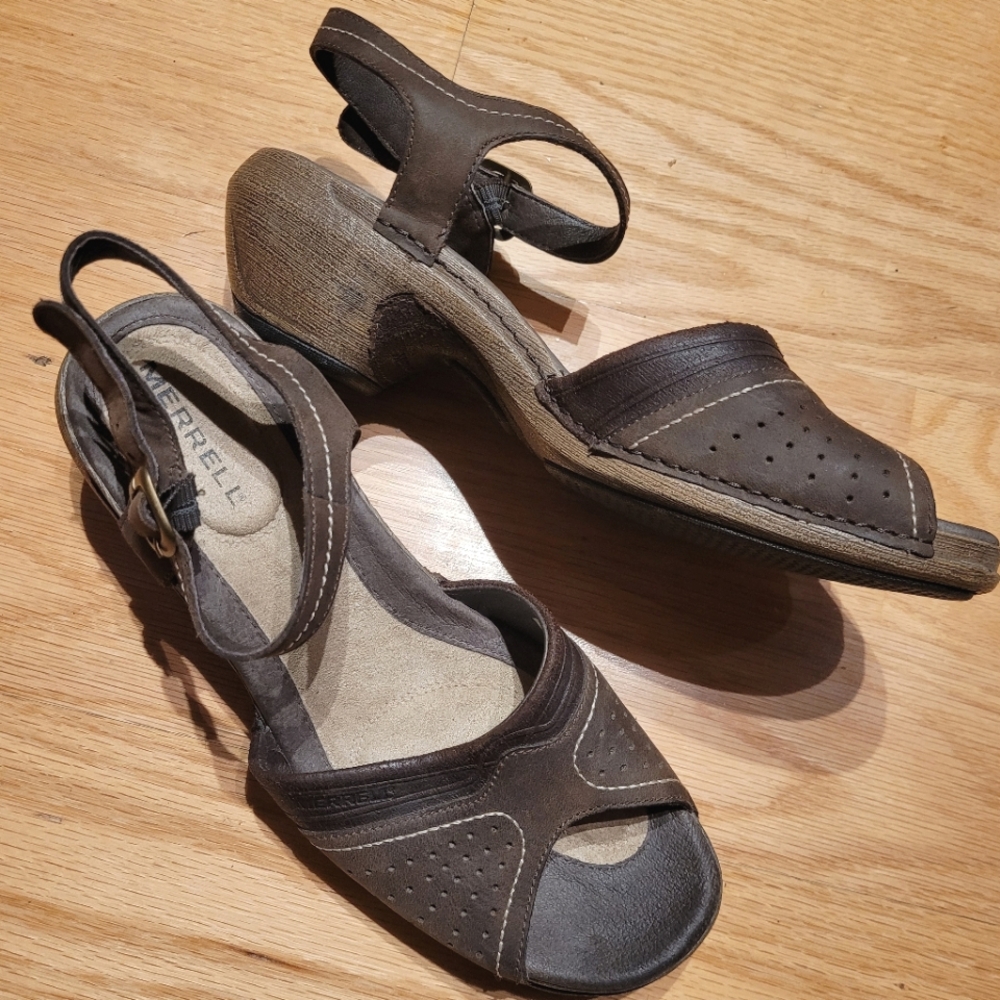 🔥SOLD  Merrell Luxe Ankle Strap Low Heeled Sandals